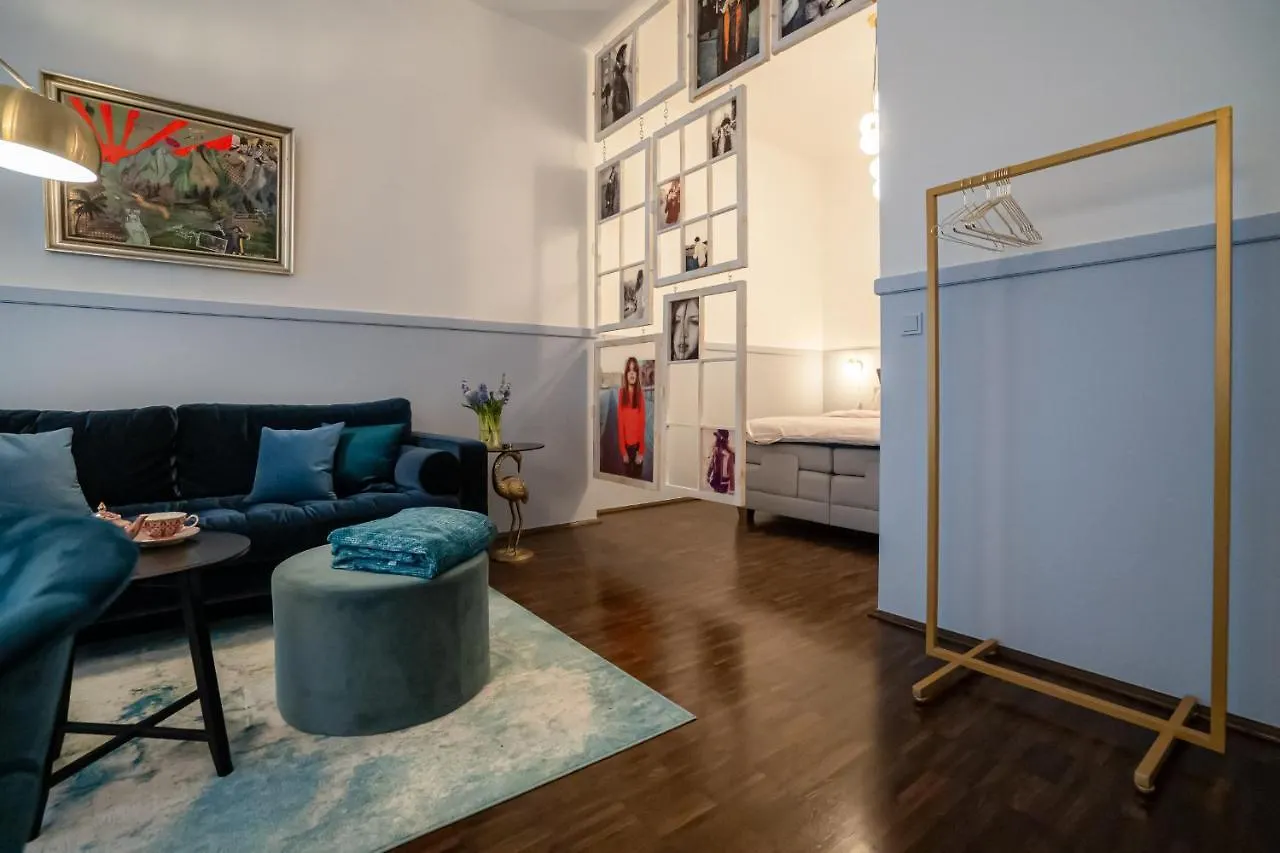 Designer Loft-Ferienwohnung Im Zentrum Mit Tiefgaragen-Parkplatz, Waschmaschine Und Privatterrasse Leipzig 0*,